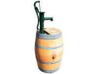 Regentonne mit grosser Handschwengelpumpe und Deckel