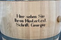 Text zur Individualisierung:  Mittig bei Tischplatte/Hocker/Daube-Arial